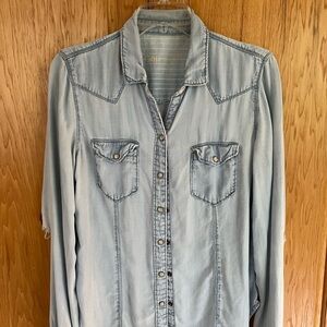 Distressed Gap 1969 jean shirt size 10